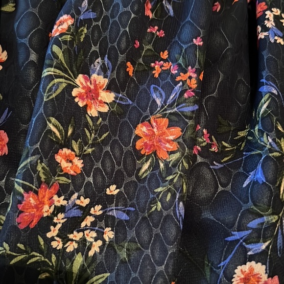 28. Love & Piece Boho Cropped Top in Floral - Picture 10 of 10